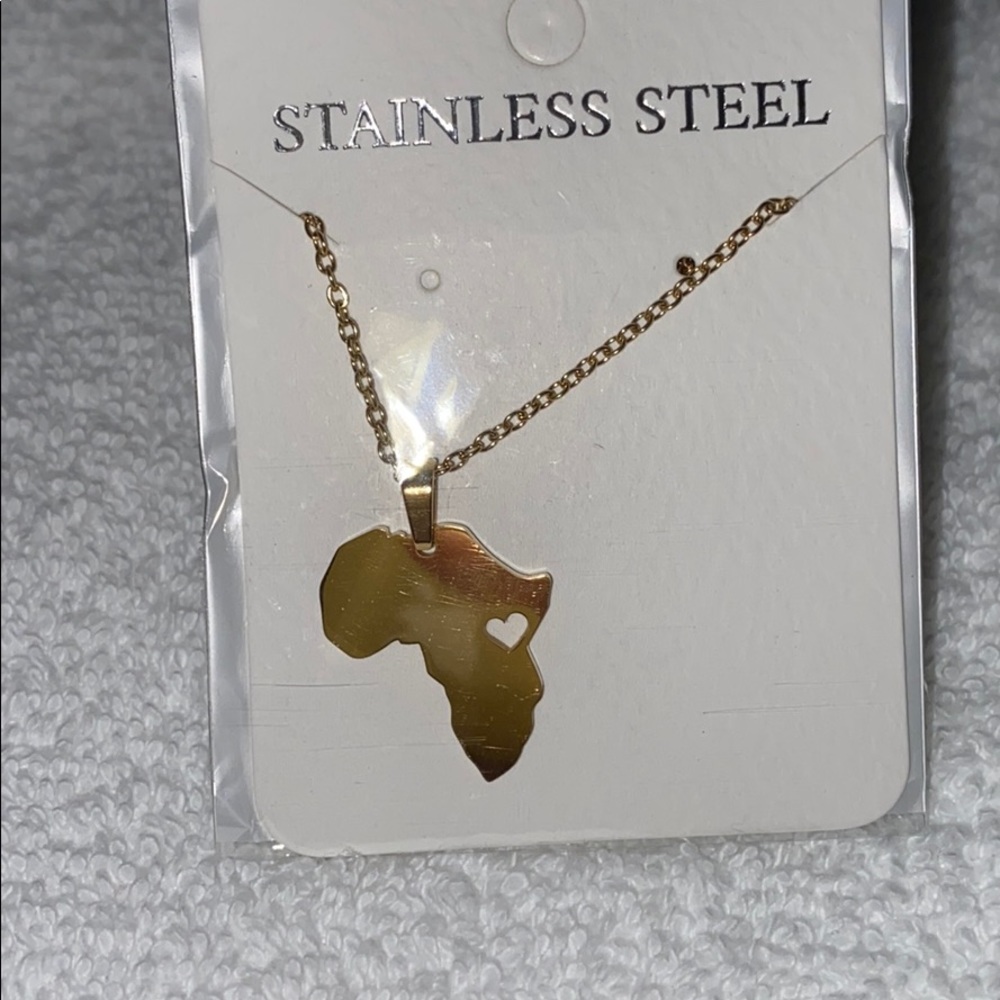 iHeart Africa Gold Necklace - Picture 2 of 9